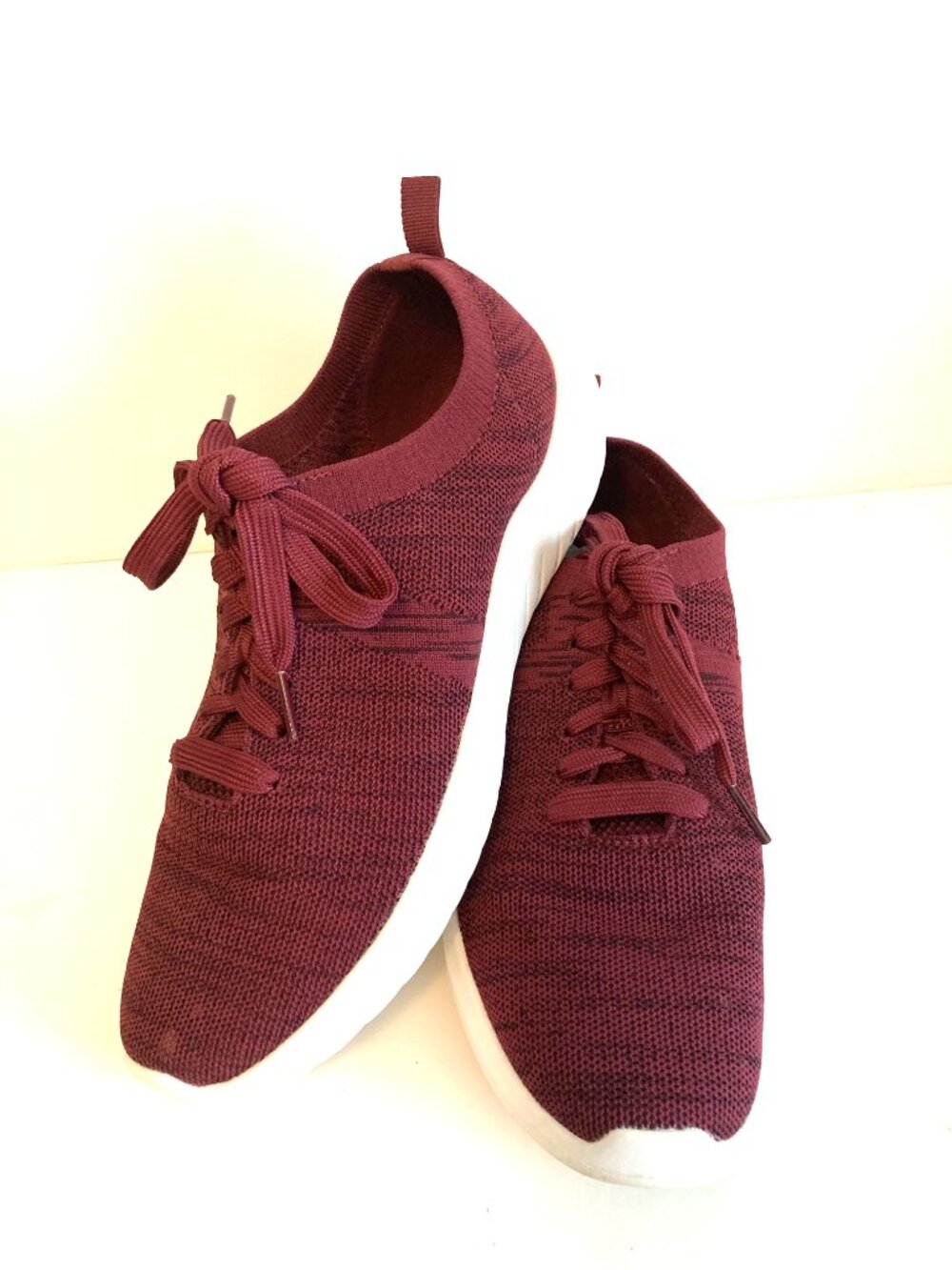 Clarks Cloudsteppers Nova Glint Sneaker-Burgundy-Size 9.5